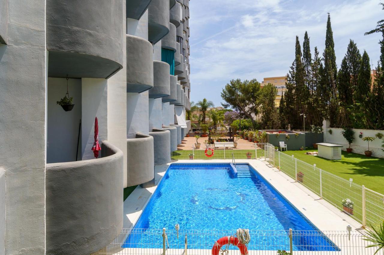 Malagasuite Comfort Home And Pool توريمولينوس المظهر الخارجي الصورة